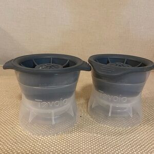 Tevola ice molds and fun flask set.